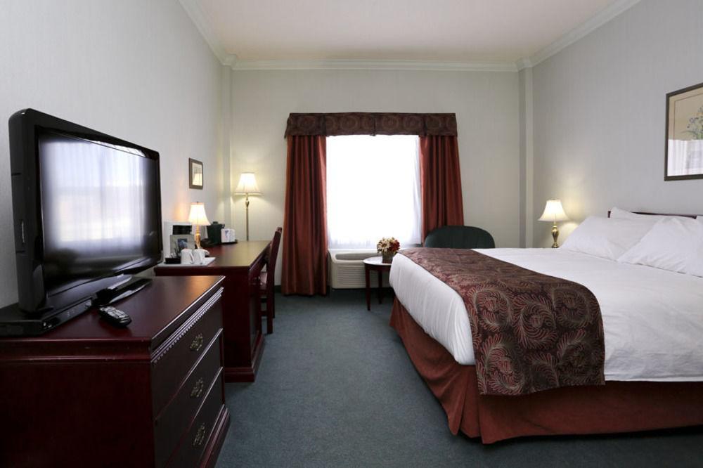 The Bridgeport Inn Fort Mcmurray Eksteriør bilde
