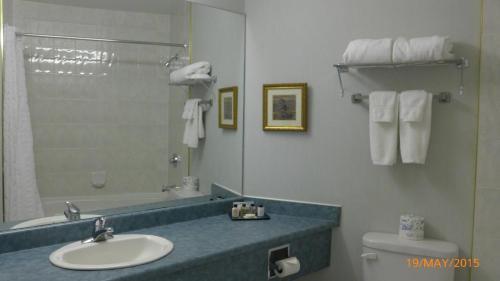 The Bridgeport Inn Fort Mcmurray Eksteriør bilde